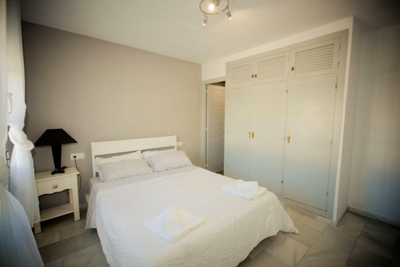 Puerto De La Duquesa Beach Apartment Castillo de Sabinillas Exteriör bild