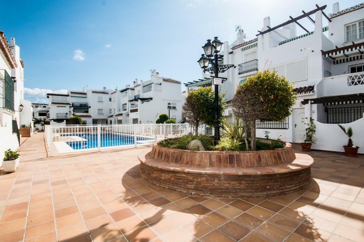 Puerto De La Duquesa Beach Apartment Castillo de Sabinillas Exteriör bild