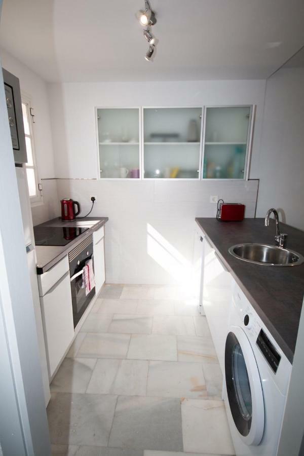 Puerto De La Duquesa Beach Apartment Castillo de Sabinillas Exteriör bild